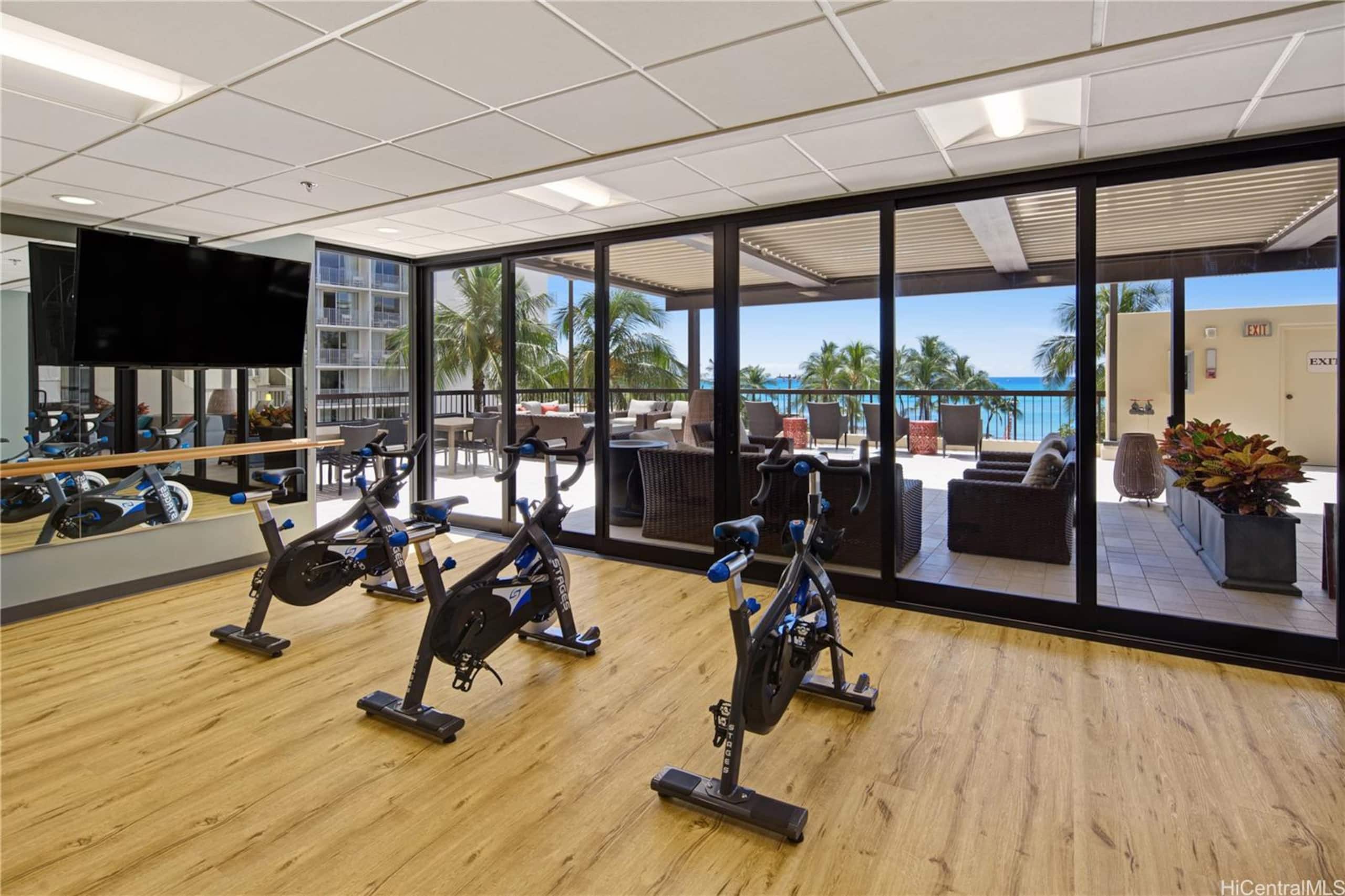 Place to stay in Honolulu · ★4.83 · 2 bedrooms · 4 beds · 2 private baths - Image 10
