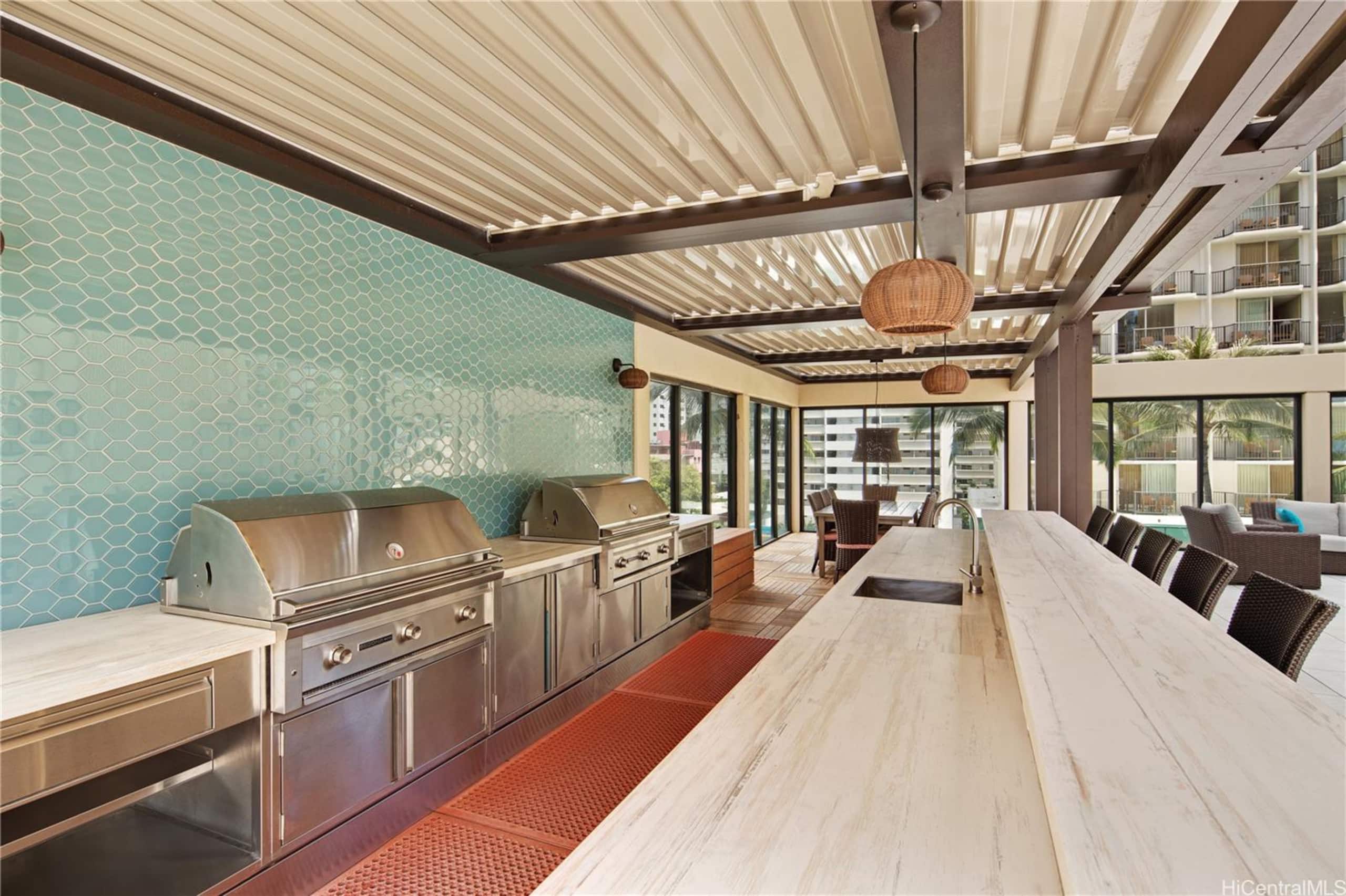Place to stay in Honolulu · ★4.83 · 2 bedrooms · 4 beds · 2 private baths - Image 13