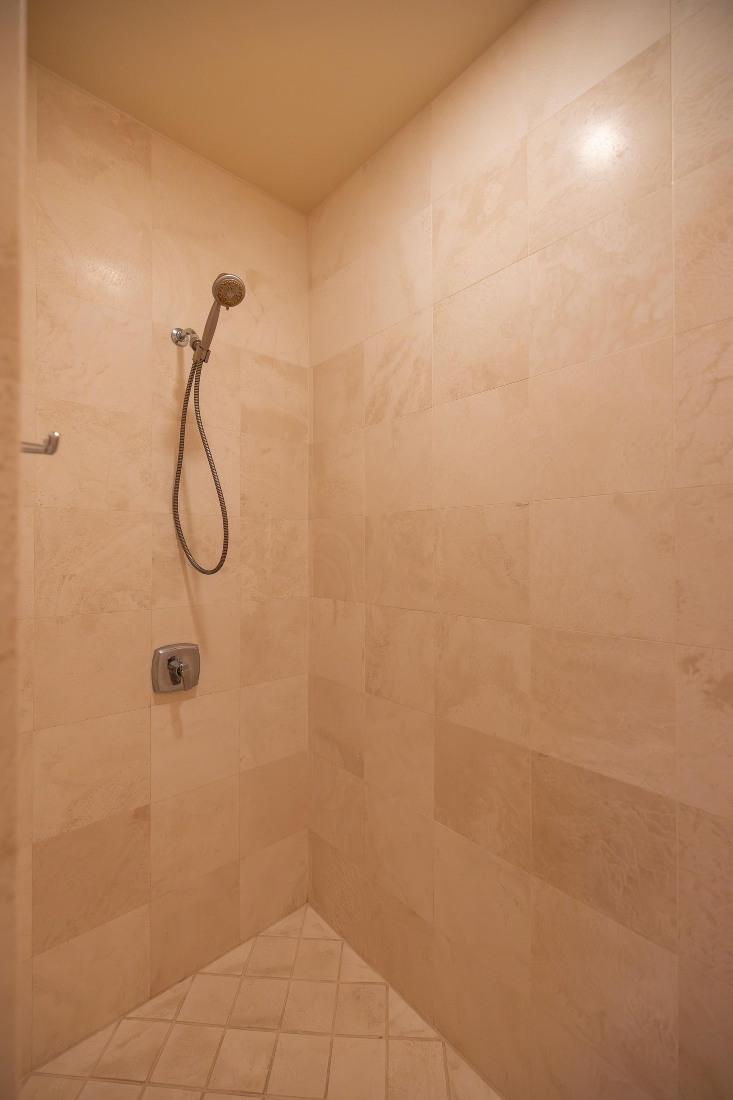 Home in Waimea · ★4.97 · 3 bedrooms · 4 beds · 3.5 baths - Image 39