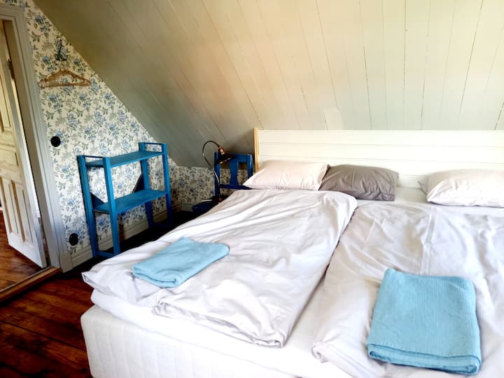 Quarto 1. Cama de casal que pode ser separada, se necessário.
