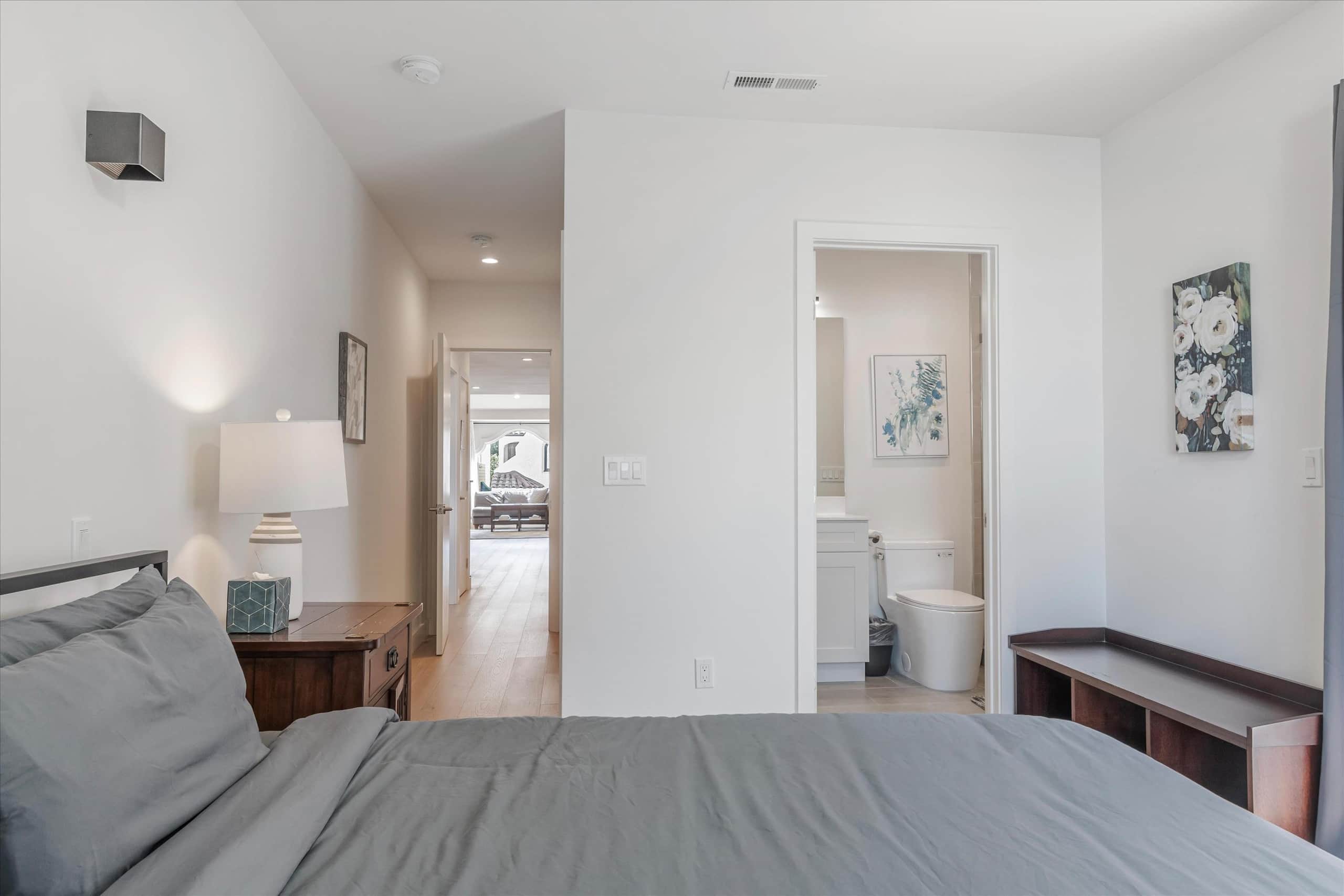 Home in San Francisco · ★4.96 · 3 bedrooms · 4 beds · 2 baths - Image 22