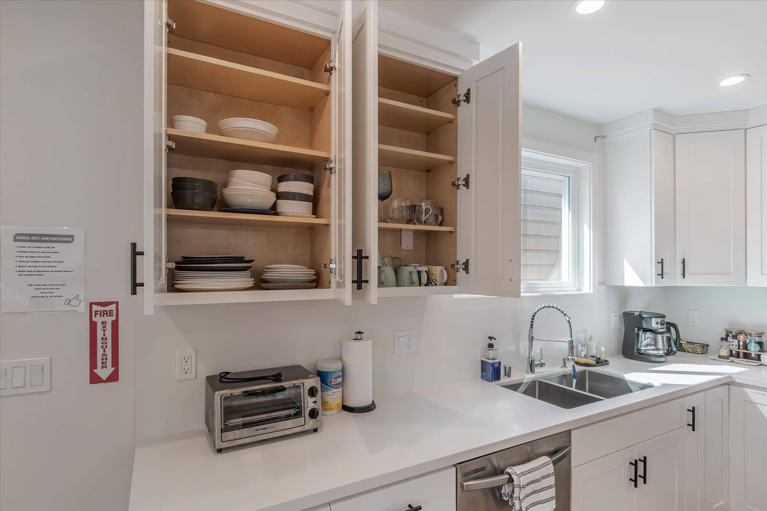 Home in San Francisco · ★4.96 · 3 bedrooms · 4 beds · 2 baths - Image 13