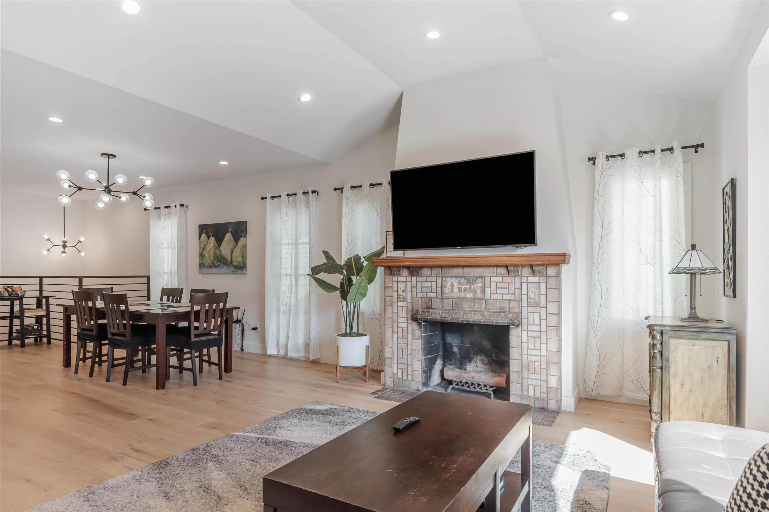 Home in San Francisco · ★4.96 · 3 bedrooms · 4 beds · 2 baths - Image 3