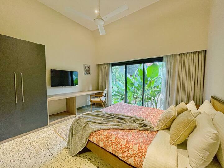 Bedroom 1 image 3