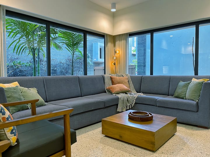 Living room image 2