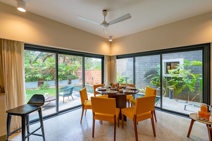 Dining area image 1