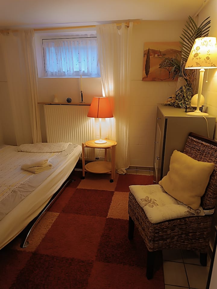 3. Chumba cha kulala kwenye chumba cha chini