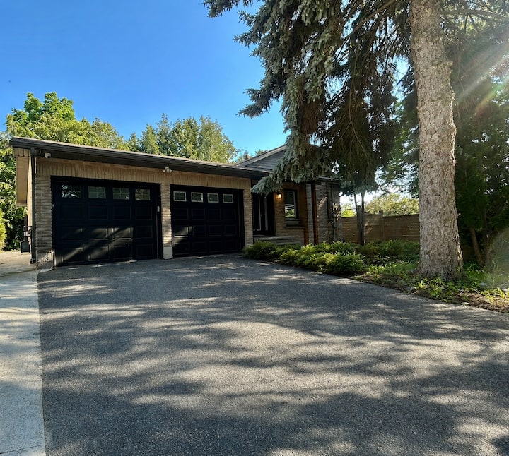 Freshly Renovated Family Home Steps From Cooks Bay - Innisfil