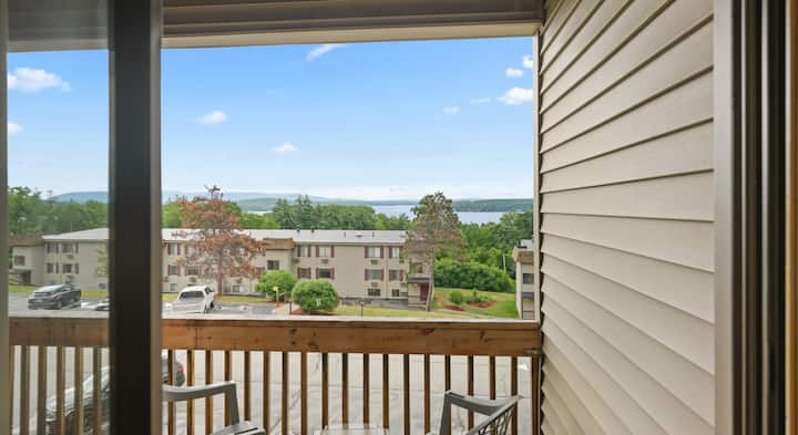 Fall For Laconia | Cozy 3br Escape - Weirs Beach, NH