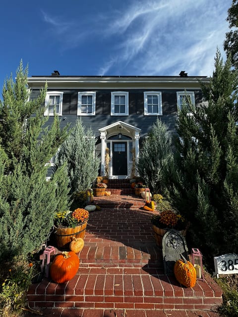 Modern Mountain City Retreat