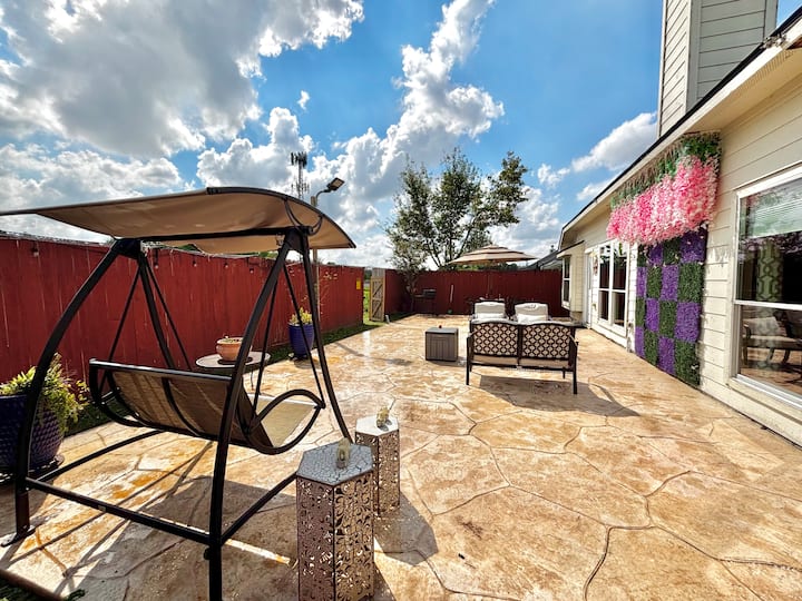 Indoor Fireplace/family Vacations - Houston, TX