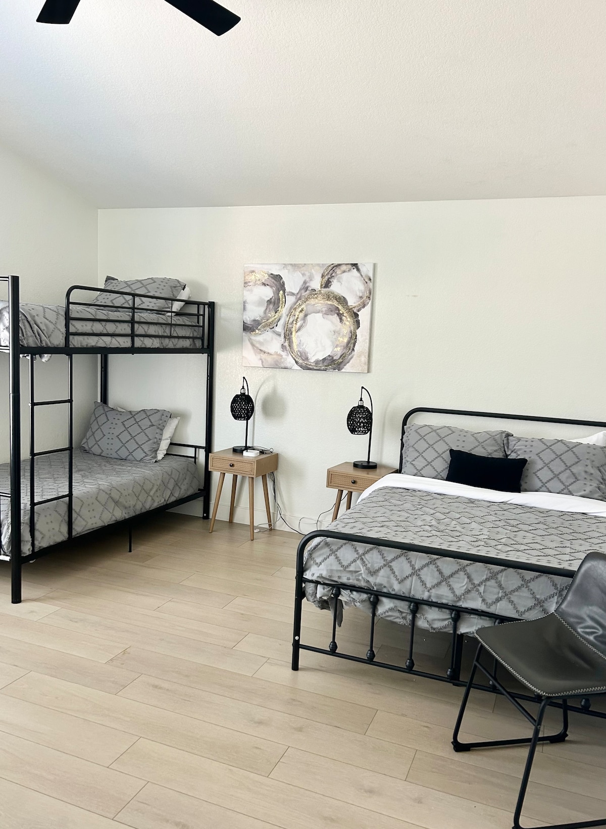 Twin bunk bed + Full size bed 