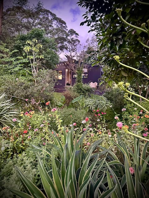 Tranquil Tiny House in Berry