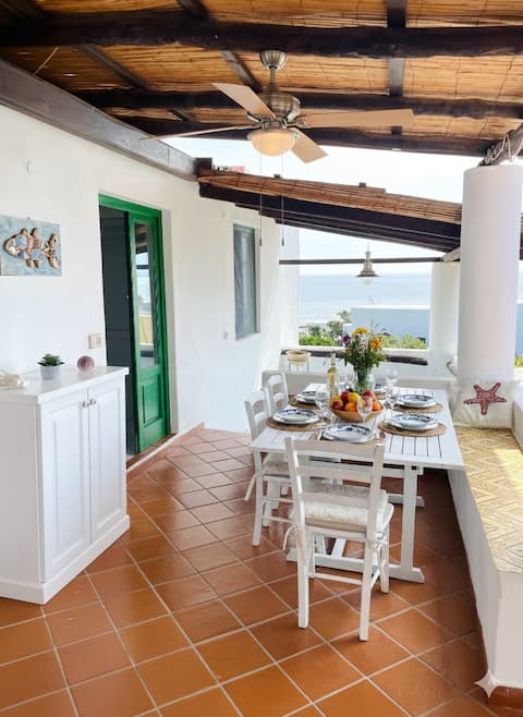 VillaPomelia 50m from the sea with panoramic porch