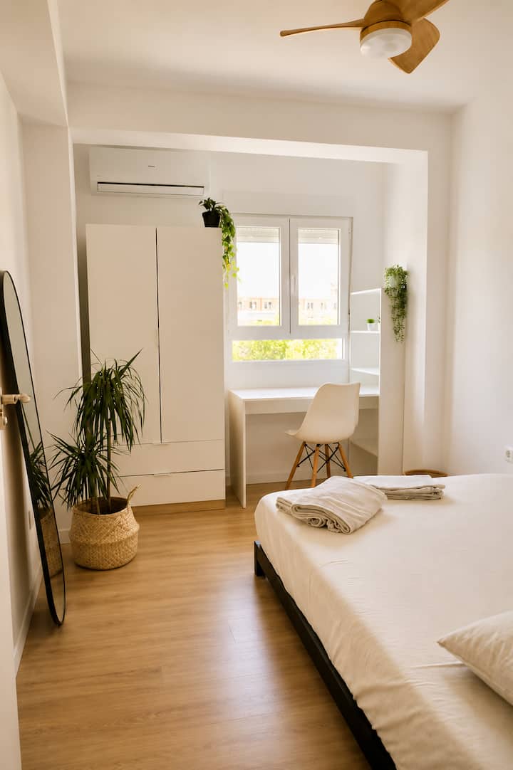 Chambre Télétravail | Bureau | Clim | Port - Valencia