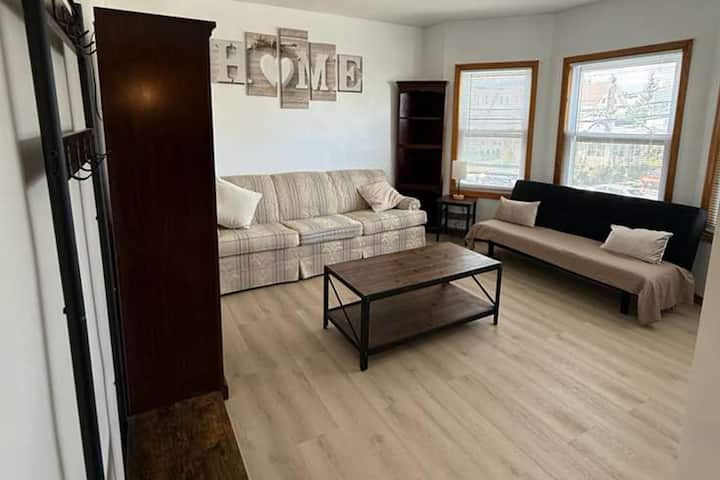 Large 3bd - Full Kitchen Apartment - With Parking - New York, NY