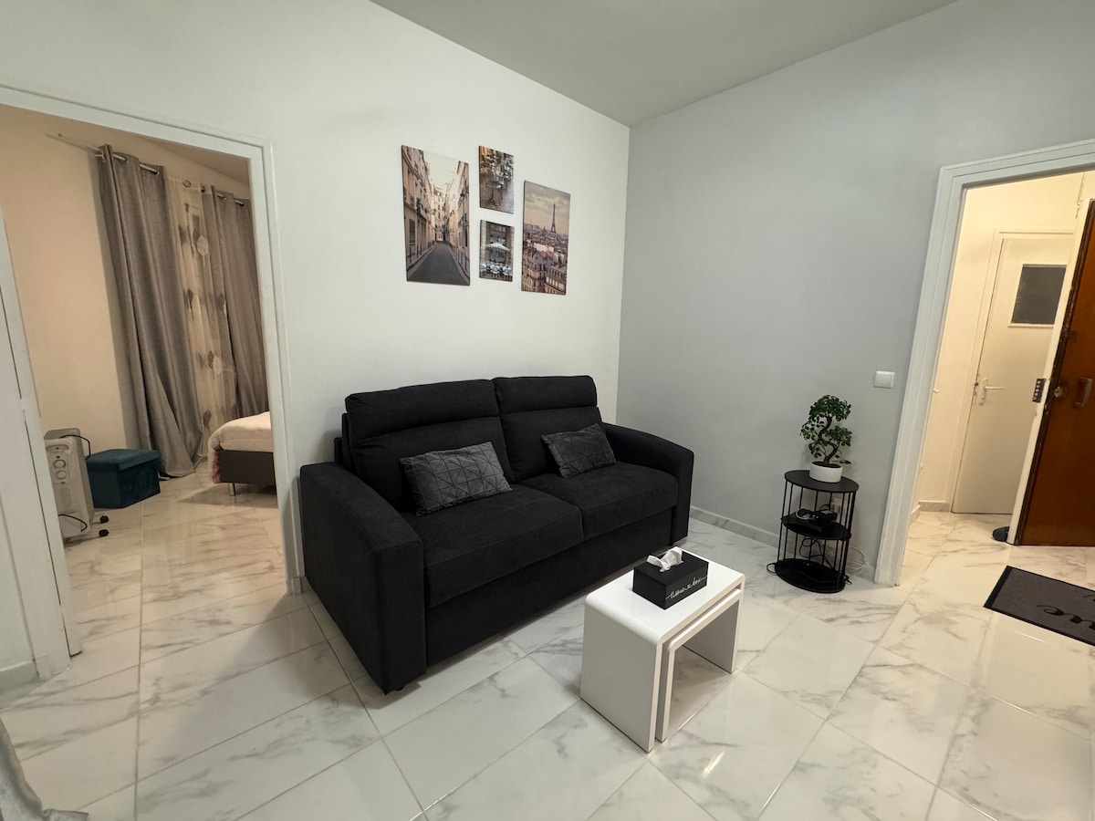 Top performing Airbnb: 2-room apartment located on the outskirts of Paris in Clichy