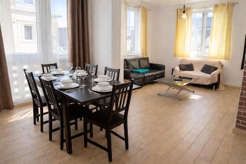 90 m² apartment in the city center – Families & Pros