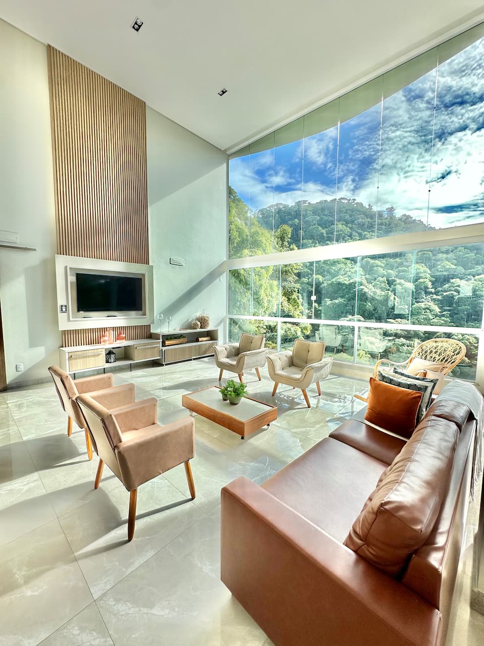 Top-earning Airbnb listing in Domingos Martins, 5 bedrooms