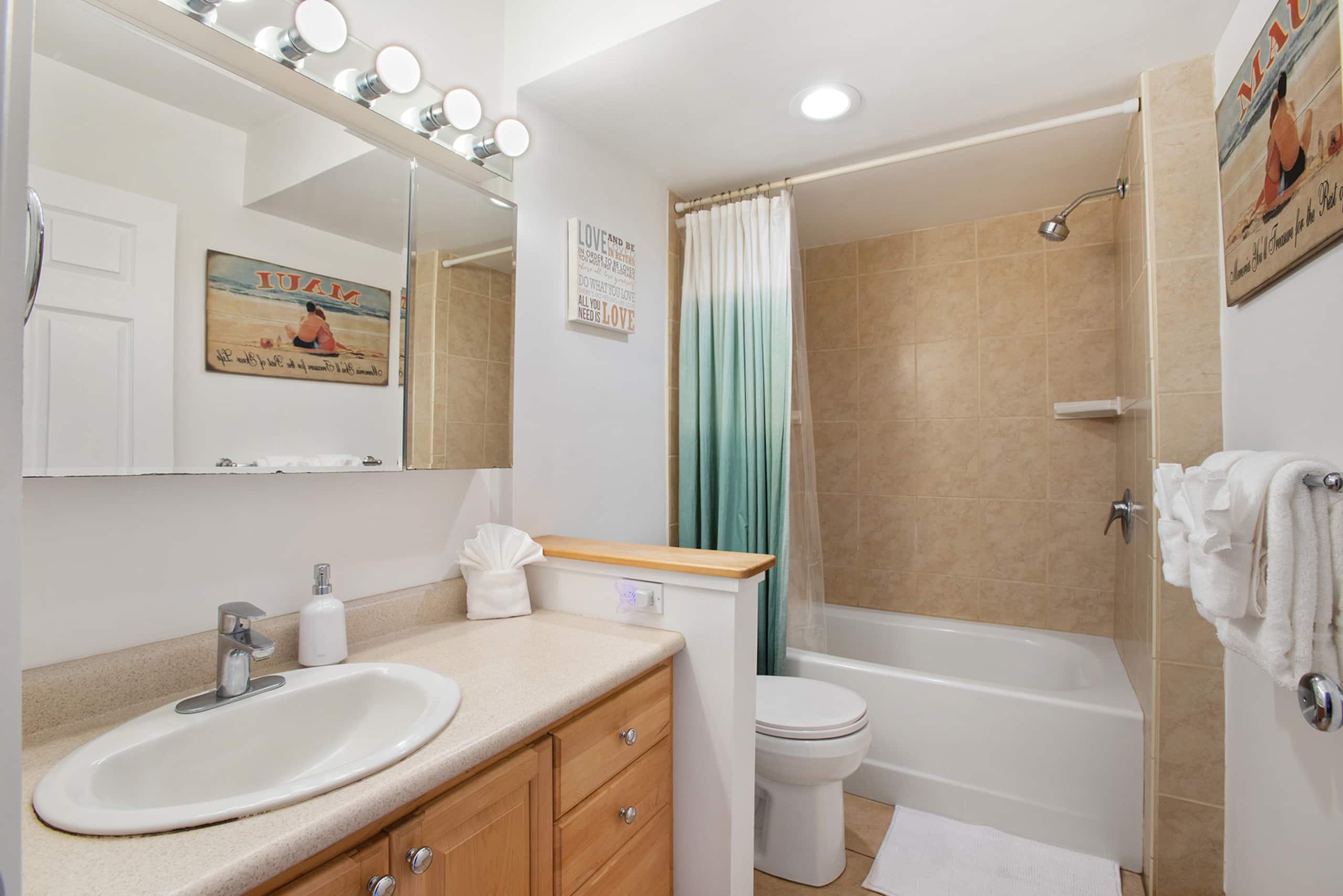 Condo in Kihei · ★4.5 · Studio · 2 beds · 1 bath - Image 32
