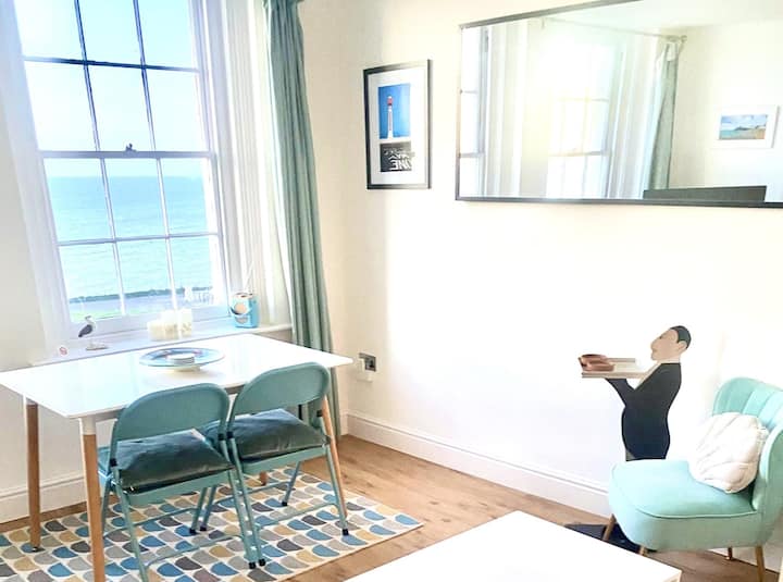Seafront Margate Apartment With Stunning Sea Views - Margate