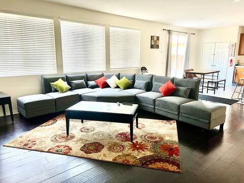 5bdrm/8 bed Home: Great for Families or Work Crews