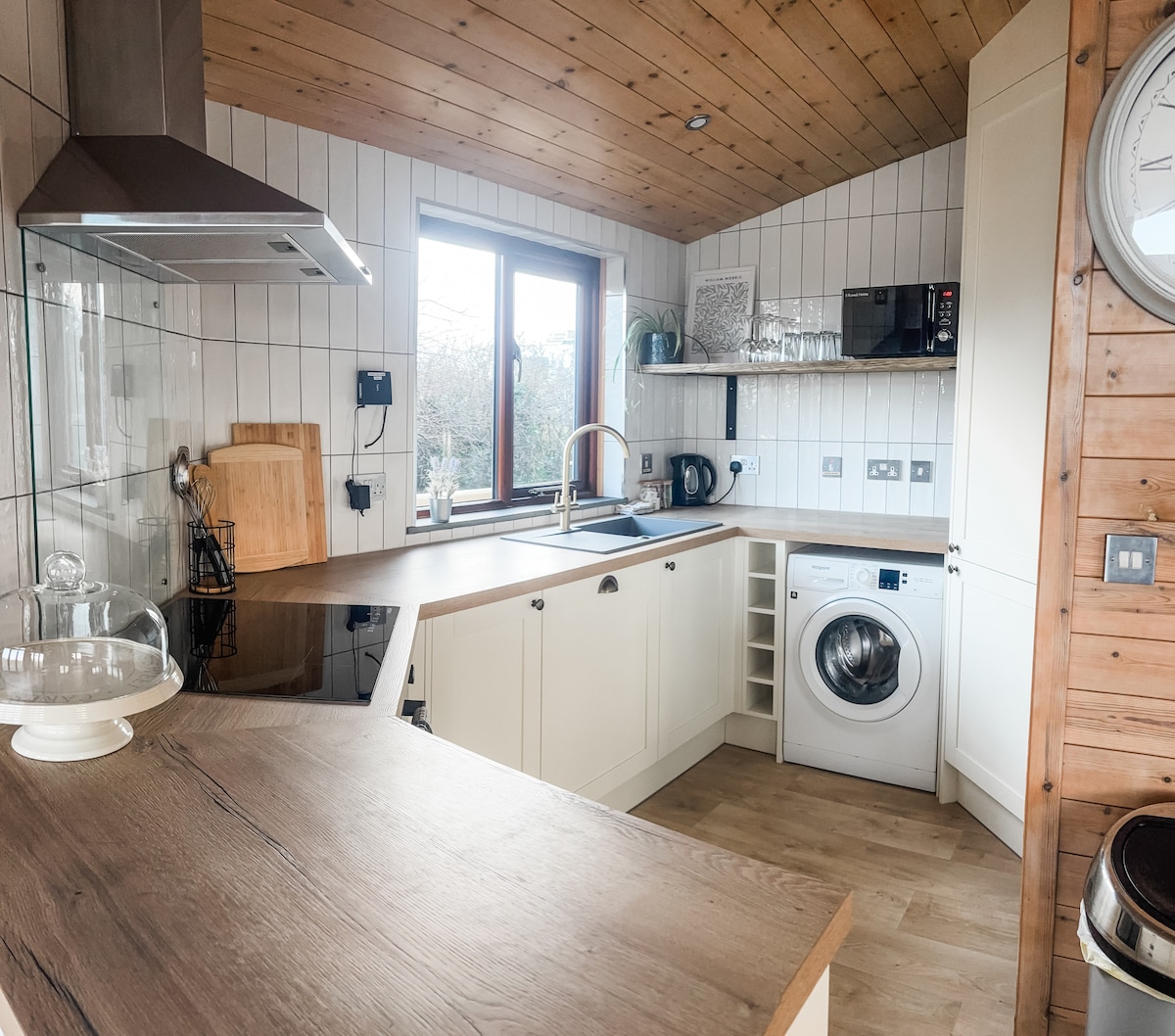 Top Airbnb: No1. Beautiful Wooden Lodge in North Cornwall in St. Minver Lowlands