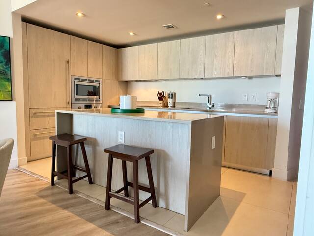 Waves & Ocean Views 2 bed/2bath @Lyfe Resort gallery image 4