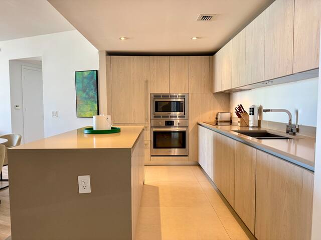 Waves & Ocean Views 2 bed/2bath @Lyfe Resort gallery image 5