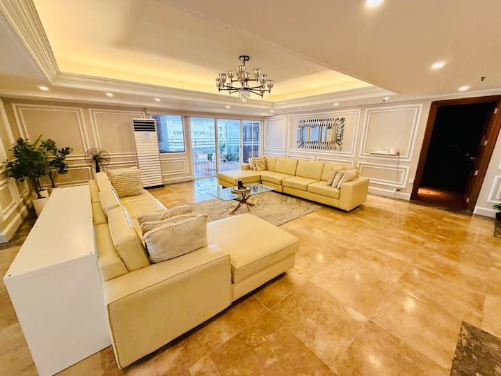 Near Okada Manila: 366-Sqm 3-Bedroom Condo