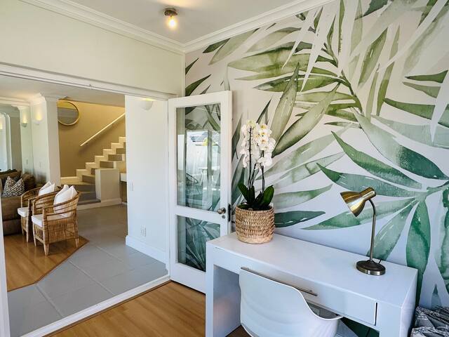 3 Bedroom Townhouse with Pool in Camps Bay gallery image 5