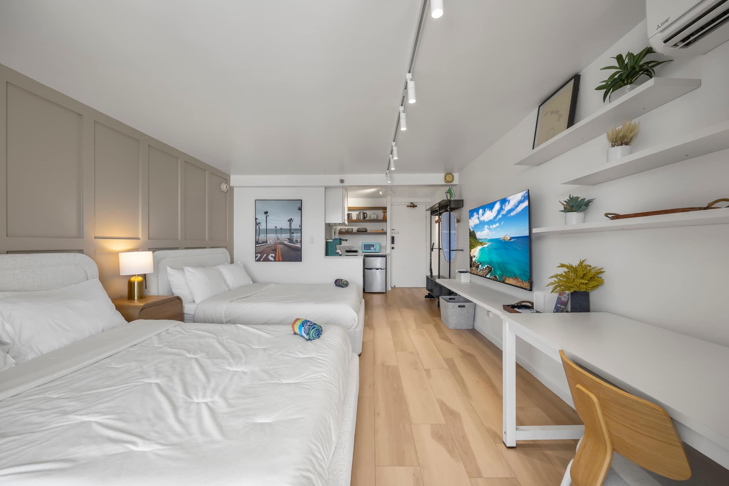 Condo in Honolulu · ★4.95 · Studio · 2 beds · 1 bath - Image 8