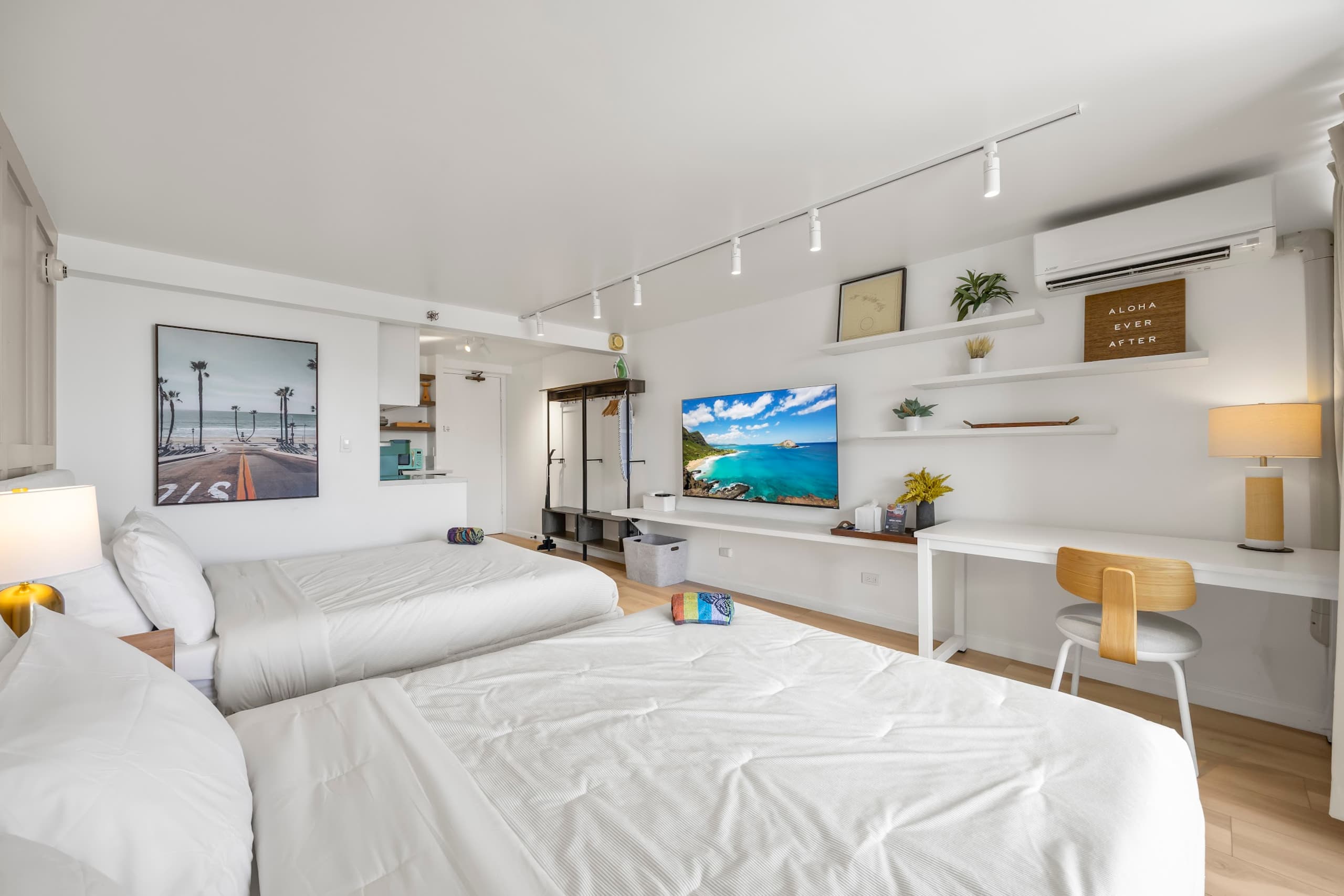 Condo in Honolulu · ★4.95 · Studio · 2 beds · 1 bath - Image 7