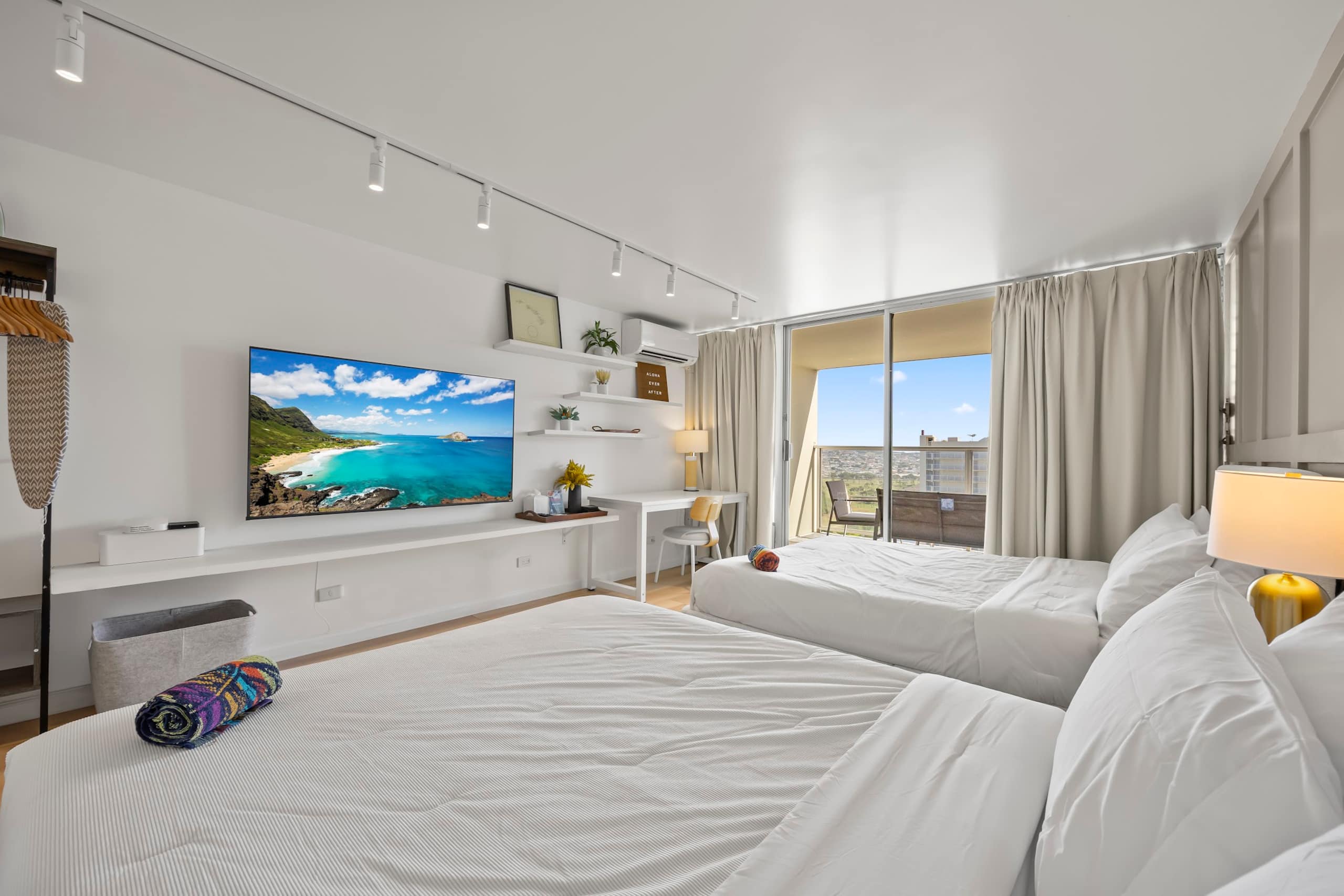 Condo in Honolulu · ★4.95 · Studio · 2 beds · 1 bath - Image 6