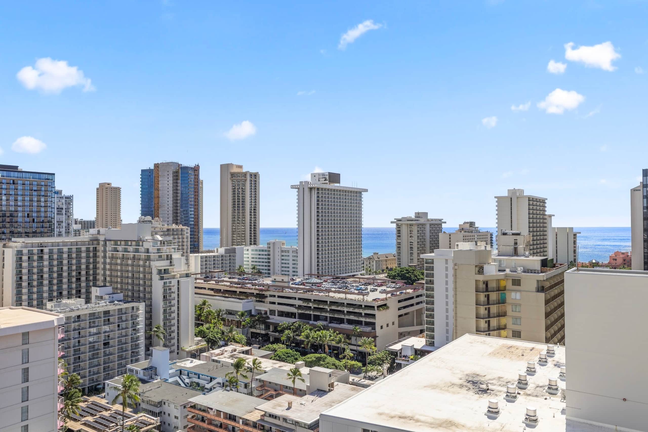 Condo in Honolulu · ★4.95 · Studio · 2 beds · 1 bath - Image 26