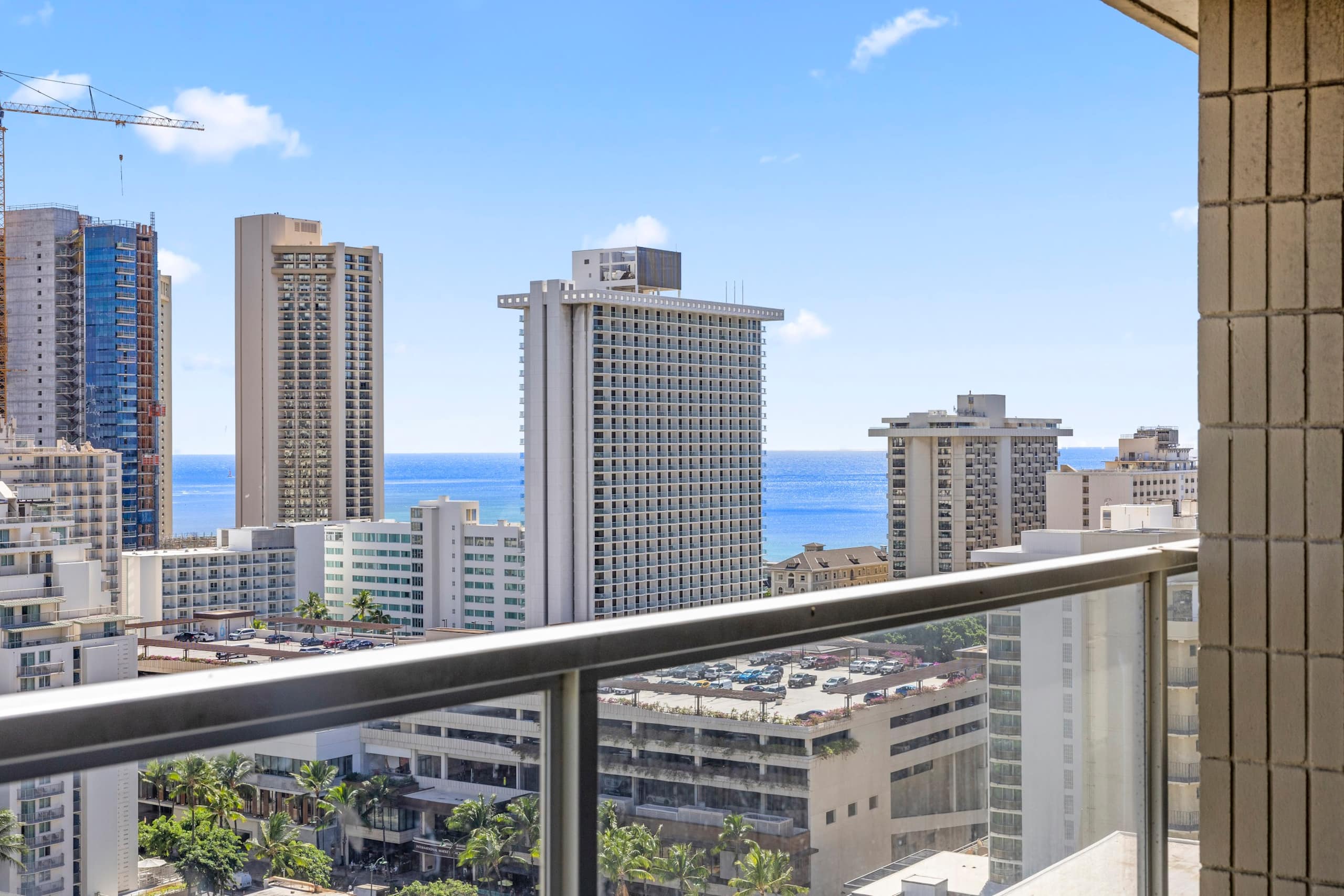 Condo in Honolulu · ★4.95 · Studio · 2 beds · 1 bath - Image 27