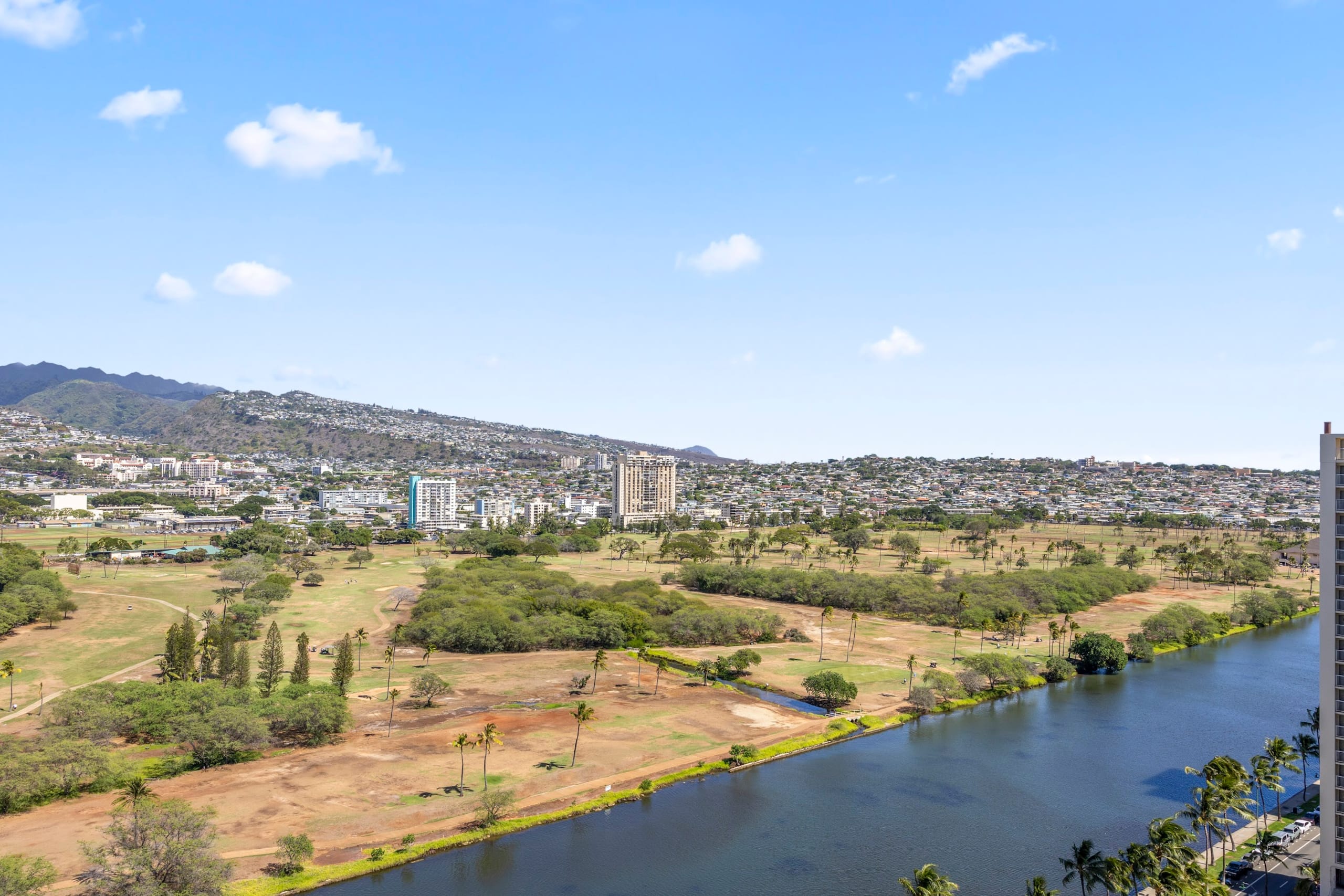 Condo in Honolulu · ★4.95 · Studio · 2 beds · 1 bath - Image 29