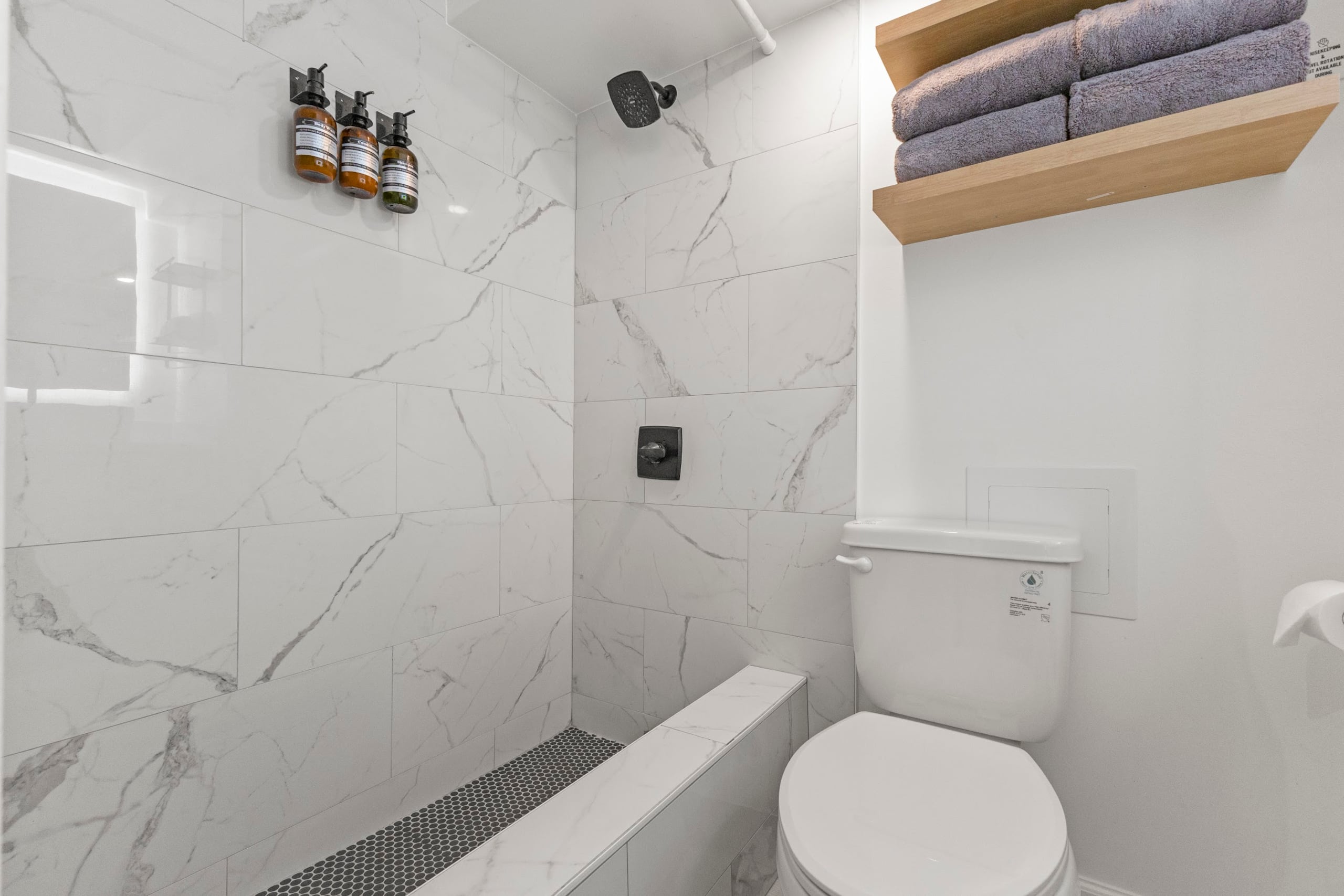 Condo in Honolulu · ★4.95 · Studio · 2 beds · 1 bath - Image 23