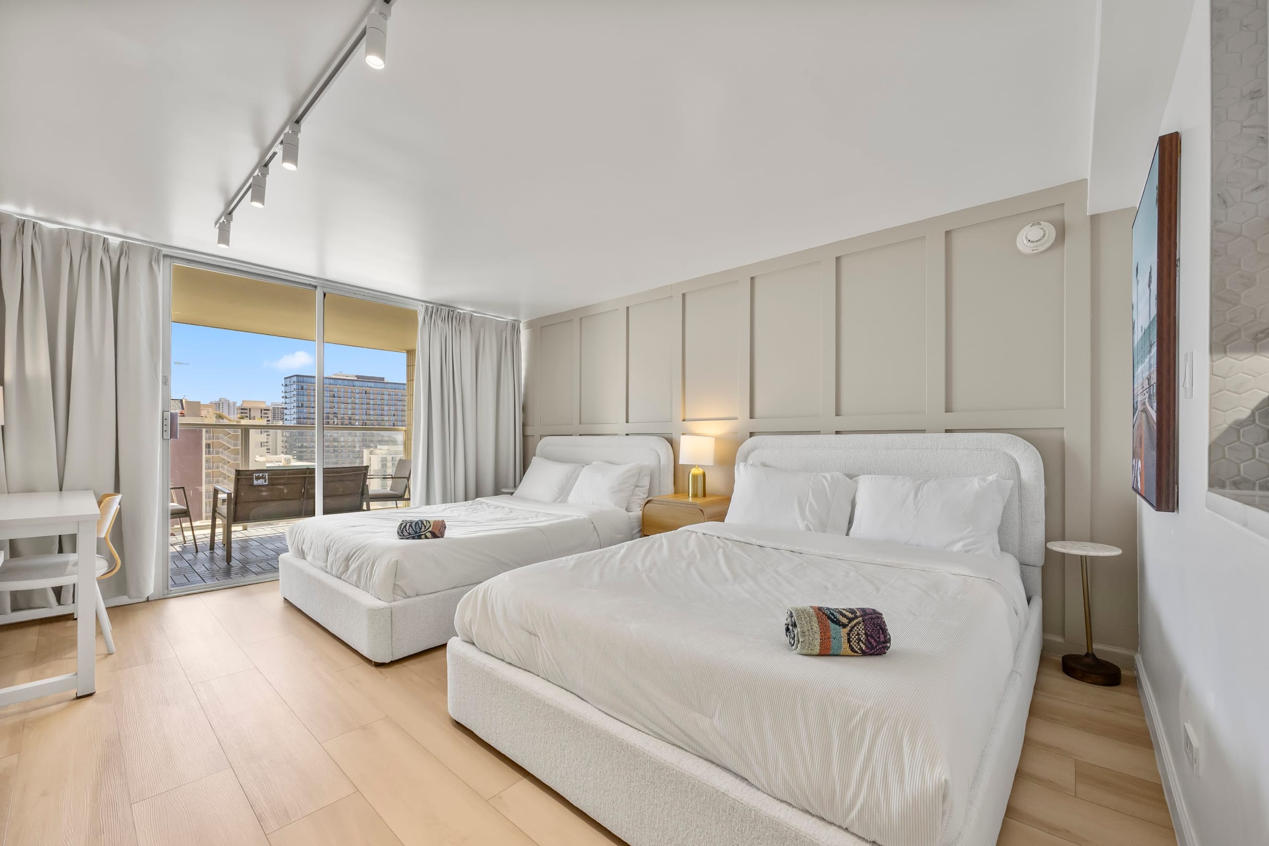 Condo in Honolulu · ★4.95 · Studio · 2 beds · 1 bath - Image 4