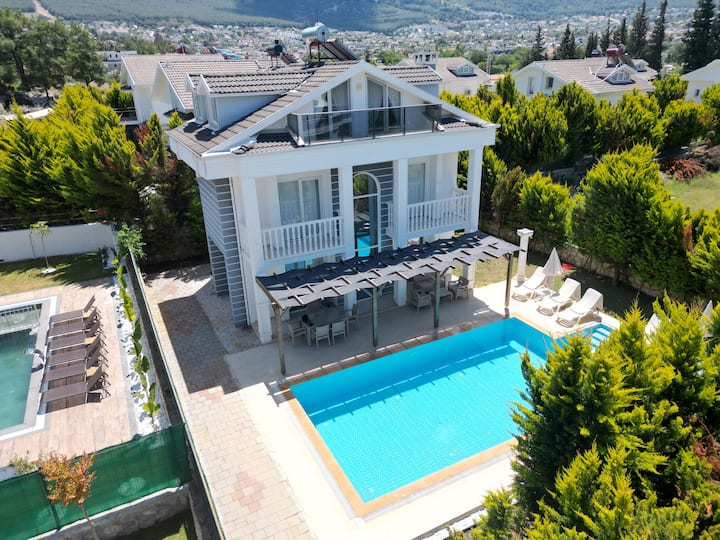 Villa Sultan With Private Pool & Large Garden - Ovacık