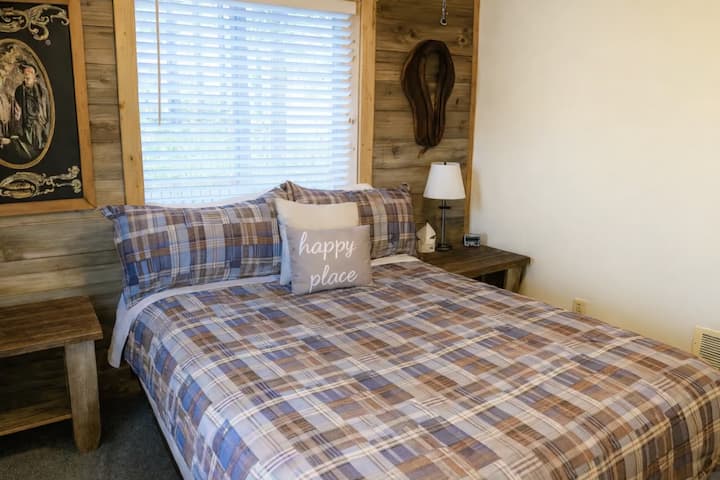 Bedroom 1 with Queen bed downstairs. 