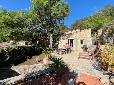 "Panoramic Villa in Saint-Guilhem – View & Nature"