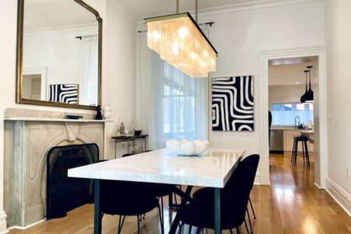 Modern Elegance - 4br Brick Home In Best Location - Pittsburgh
