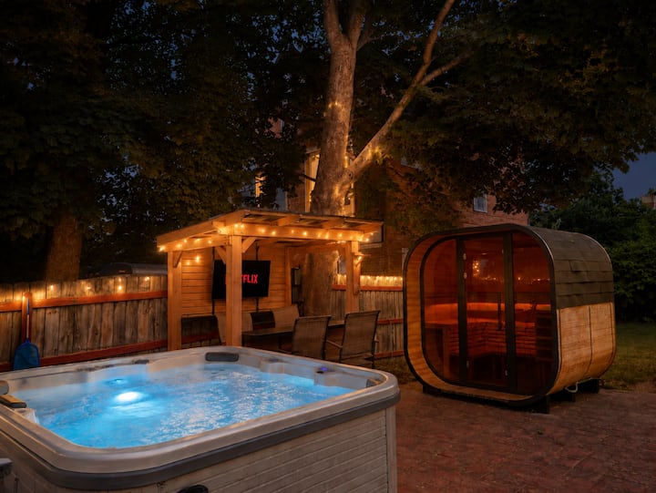 Ohio City Social House | Hot Tub + Great Amenities - Cleveland, OH