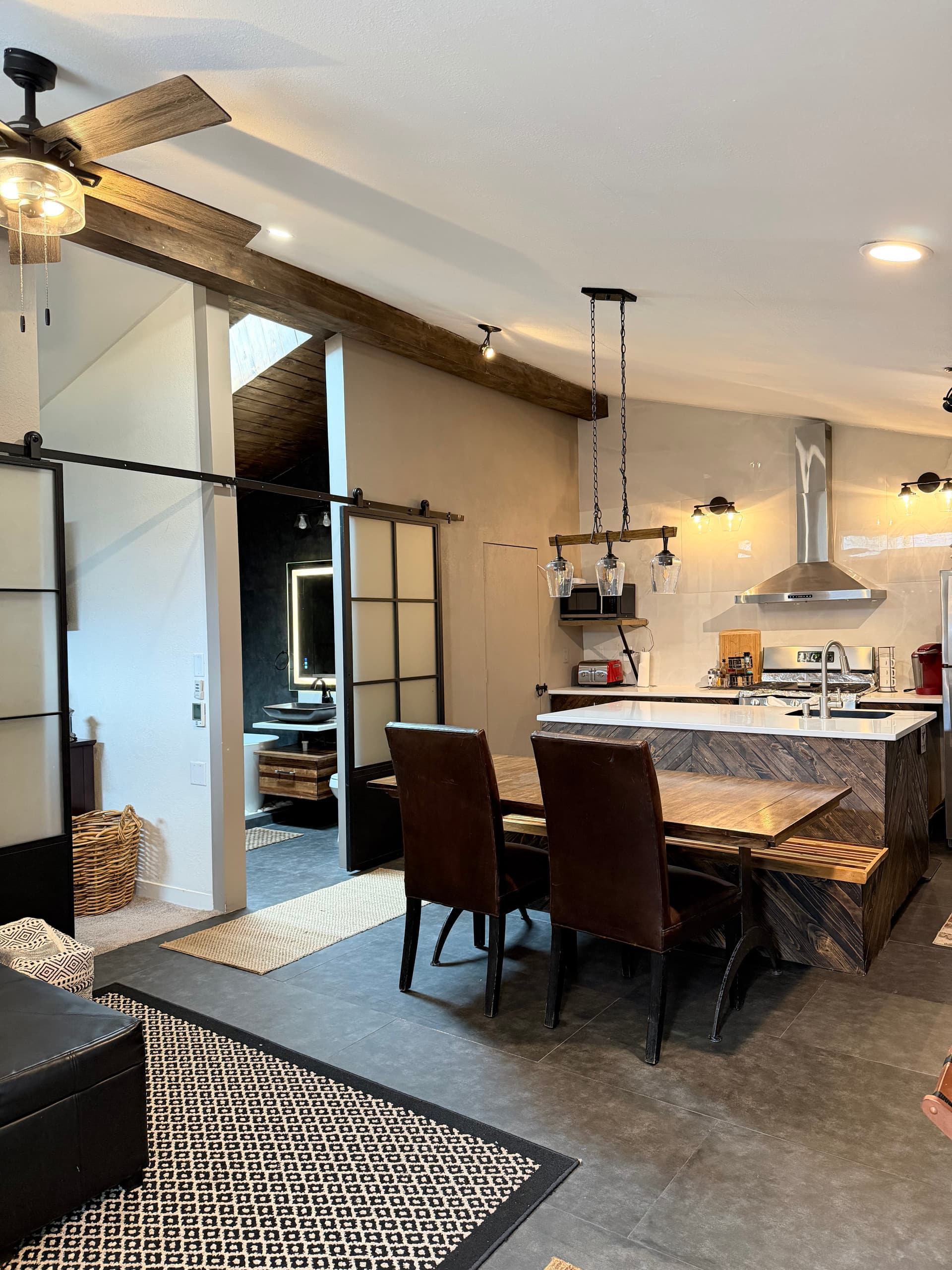 ”Onesie” a modern custom built 1bed Apt!