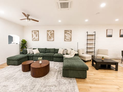 Top Airbnb: Nolita 6 Bedroom 2 BA Attic in Lower East Side
