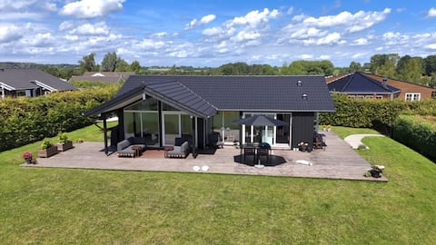 Modern cottage in scenic and peaceful Bisserup.