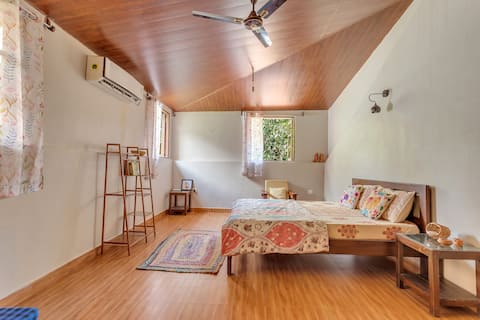 Spacious 2BHK with jacuzzi, 12 min from Calangute