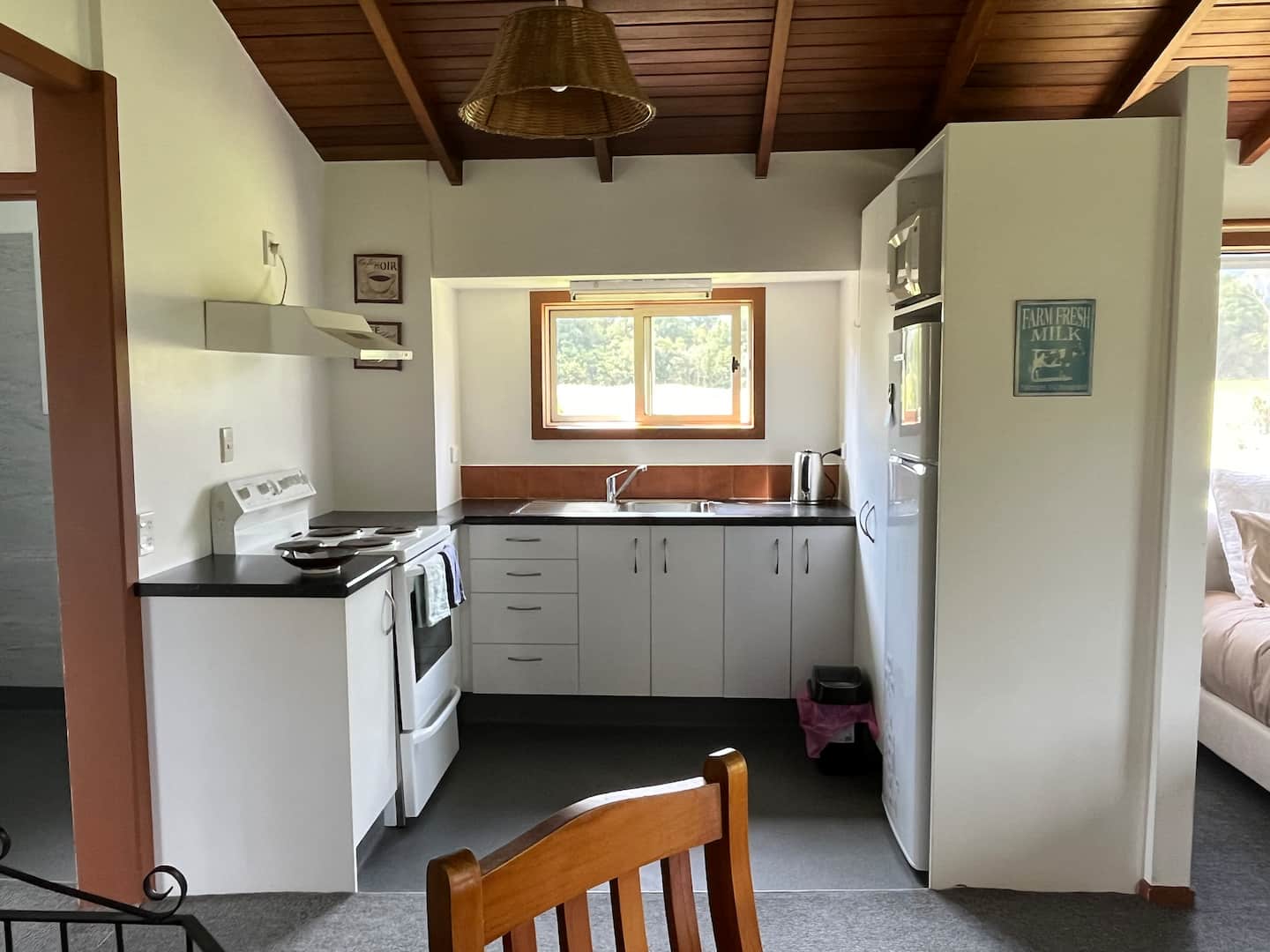 Perivale Farm Cottage 3
