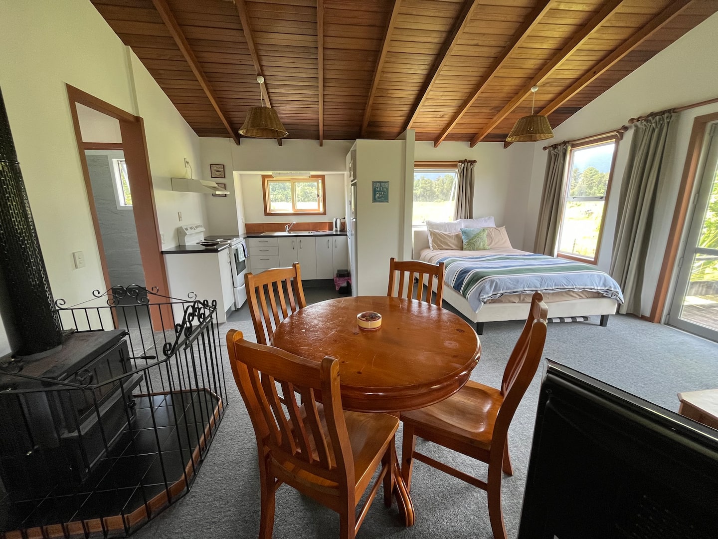 Perivale Farm Cottage 4